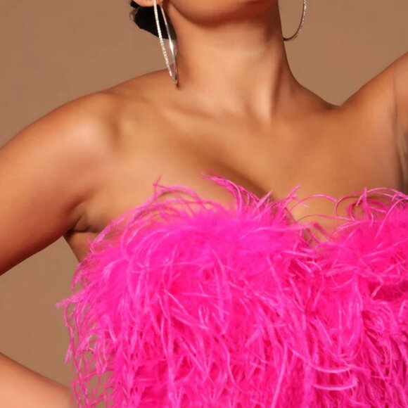 BRAND NEW Hot Pink Feather Top – Size Medium - Picture 3 of 5